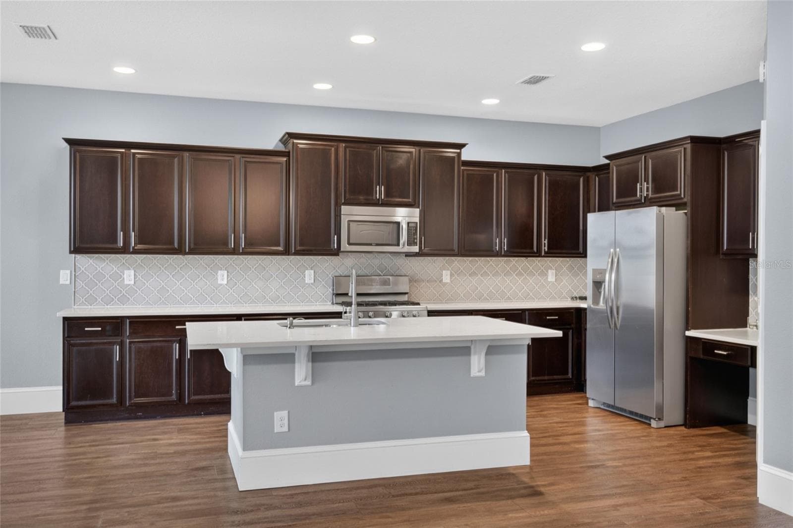 Single Family Residence at 15718 STARLING DALE LN, LITHIA, photo 13 of 47