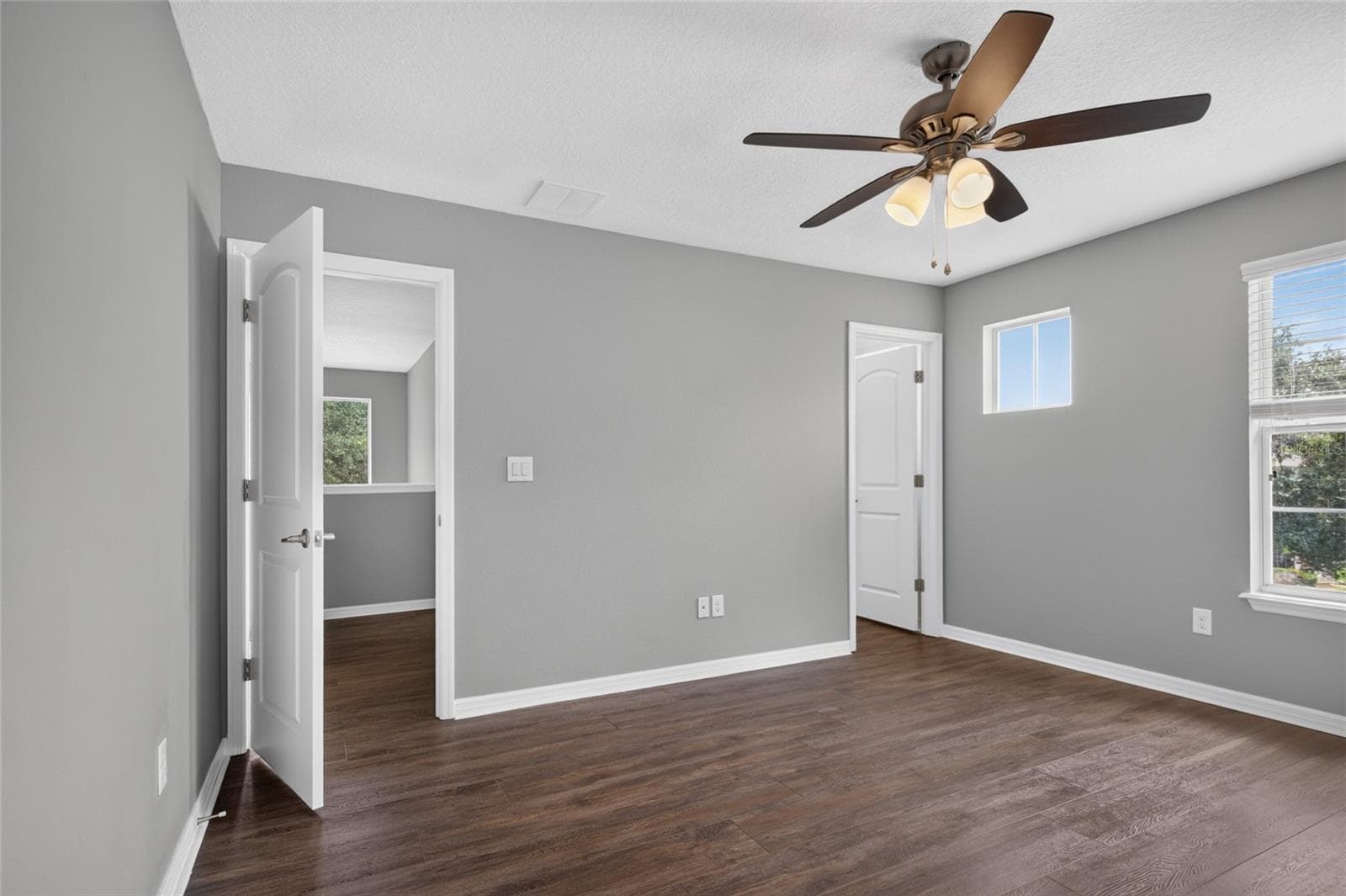 Single Family Residence at 15718 STARLING DALE LN, LITHIA, photo 33 of 47