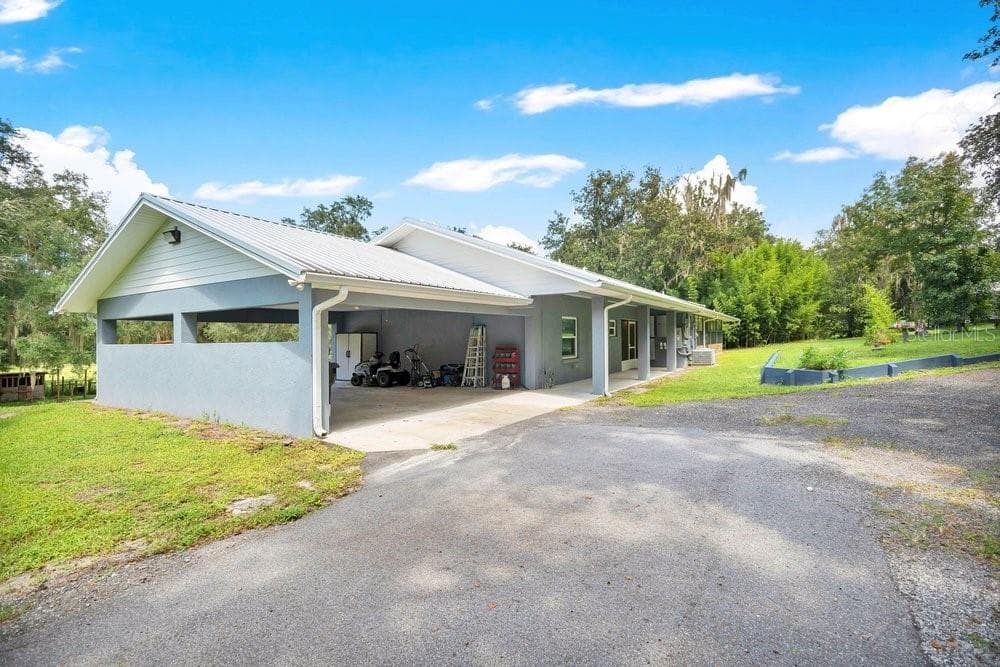 2391 BANANA ST