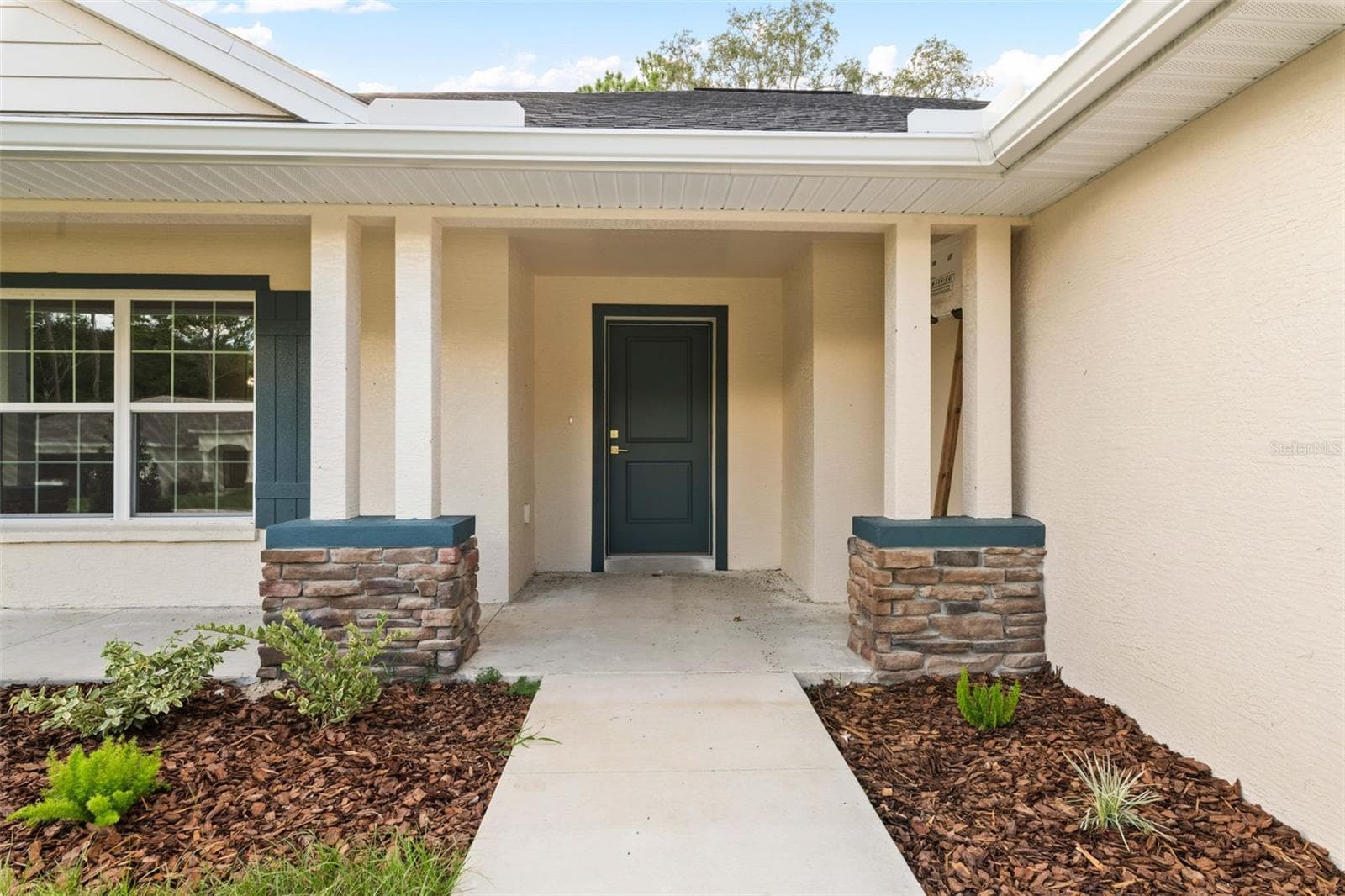 Single Family Residence at 13475 CANYON SWALLOW RD, WEEKI WACHEE, photo 7 of 44