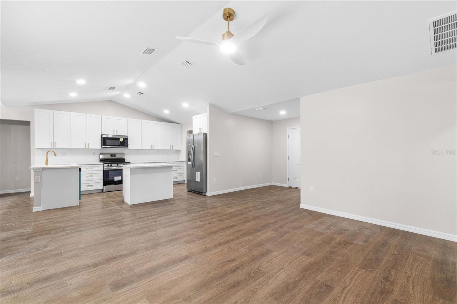 Single Family Residence at 13475 CANYON SWALLOW RD, WEEKI WACHEE, photo 12 of 44