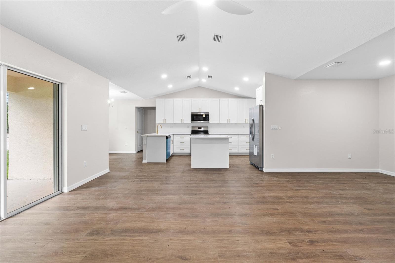 Single Family Residence at 13475 CANYON SWALLOW RD, WEEKI WACHEE, photo 13 of 44