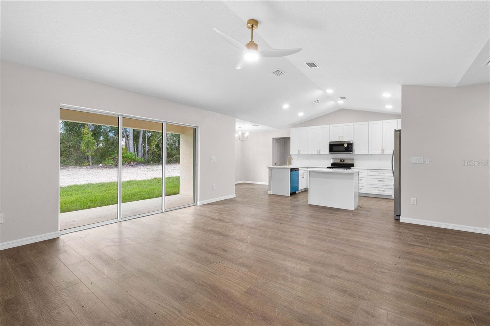 Single Family Residence at 13475 CANYON SWALLOW RD, WEEKI WACHEE, photo 14 of 44