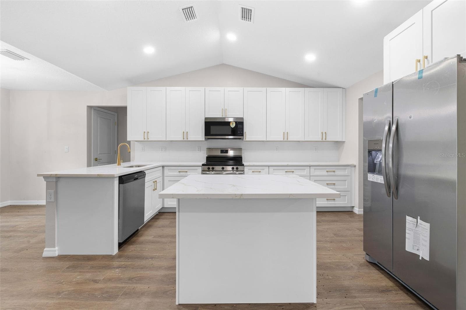Single Family Residence at 13475 CANYON SWALLOW RD, WEEKI WACHEE, photo 15 of 44
