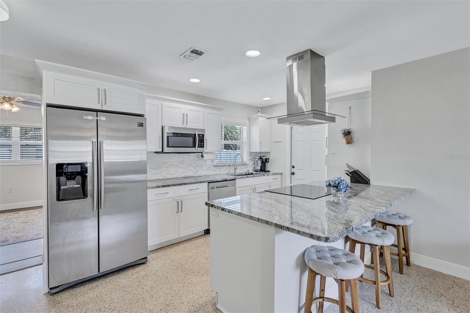 Single Family Residence at 3672 SEAROBIN DR SE, ST PETERSBURG, photo 9 of 45