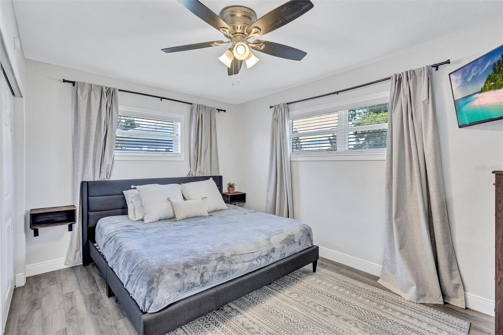 Single Family Residence at 3672 SEAROBIN DR SE, ST PETERSBURG, photo 18 of 45