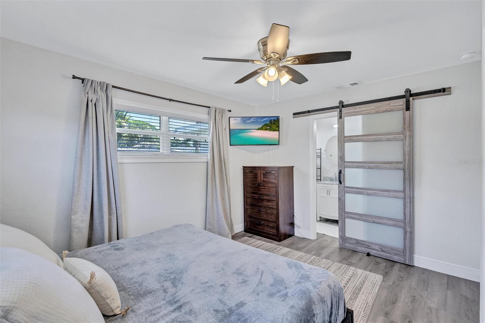 Single Family Residence at 3672 SEAROBIN DR SE, ST PETERSBURG, photo 19 of 45