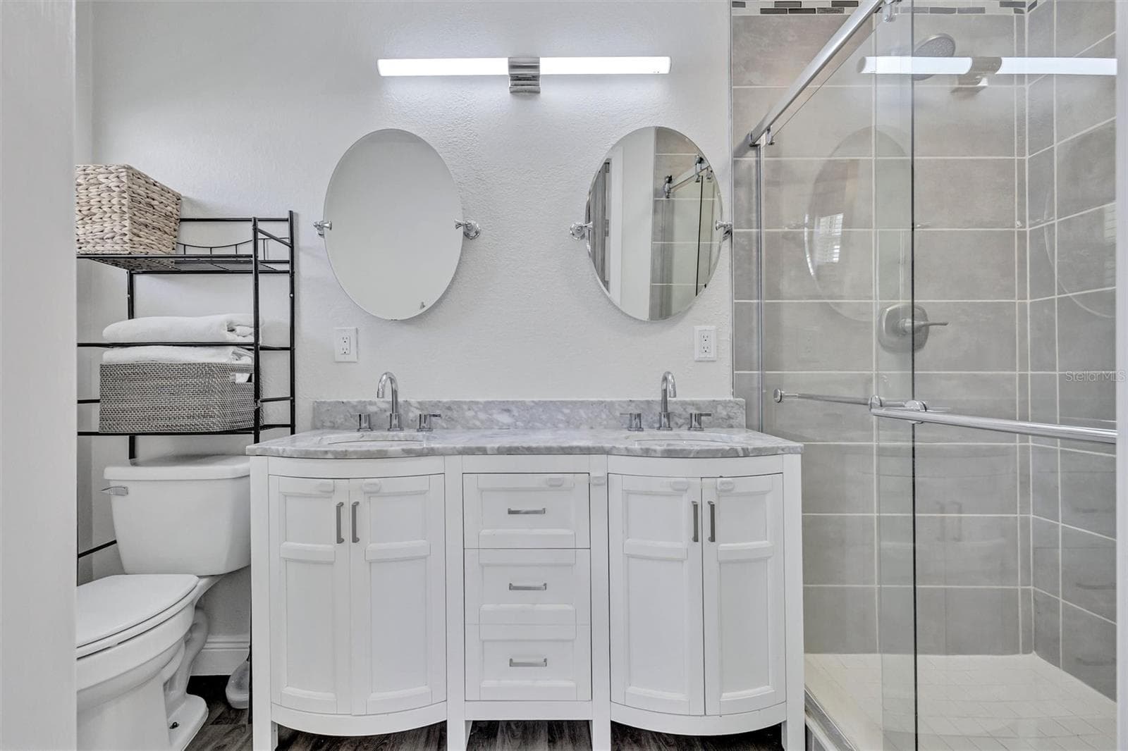 Single Family Residence at 3672 SEAROBIN DR SE, ST PETERSBURG, photo 21 of 45