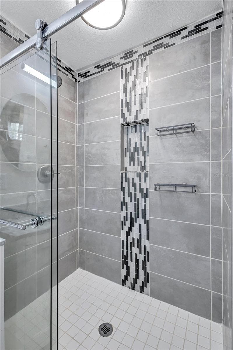 Single Family Residence at 3672 SEAROBIN DR SE, ST PETERSBURG, photo 24 of 45