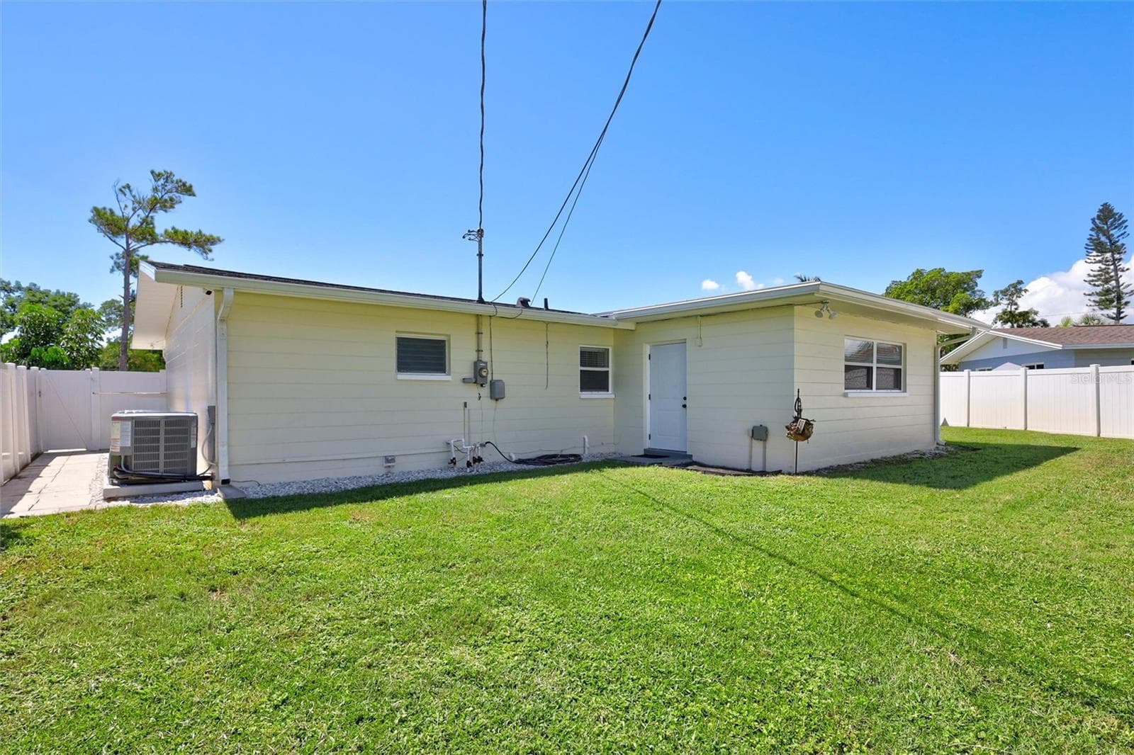 Single Family Residence at 3672 SEAROBIN DR SE, ST PETERSBURG, photo 35 of 45