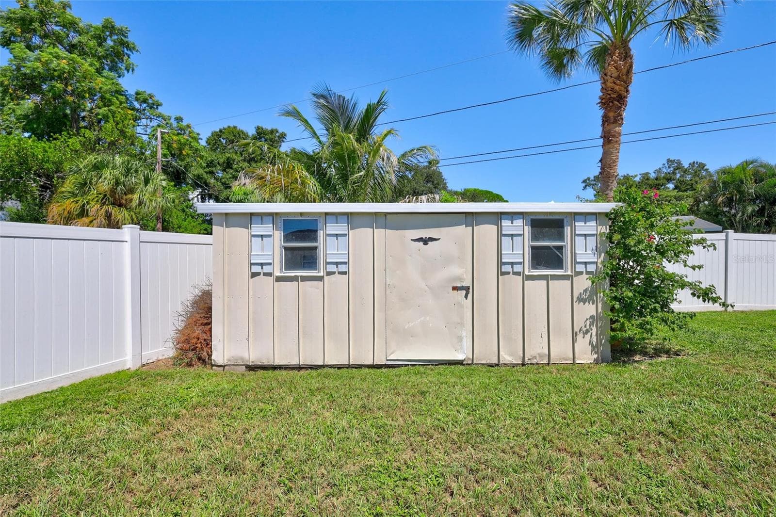 Single Family Residence at 3672 SEAROBIN DR SE, ST PETERSBURG, photo 39 of 45
