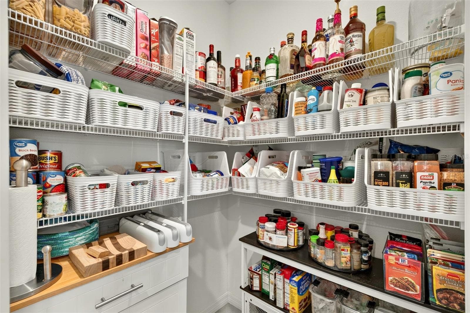 Large walk-in pantry closet - great storage space - 17206 RESERVA DR, BRADENTON