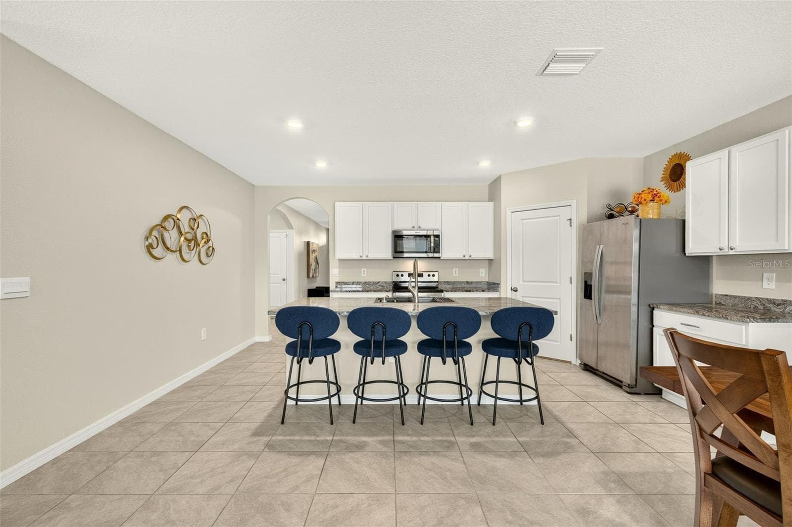 Open spaces for entertaining and daily activities - 17206 RESERVA DR, BRADENTON