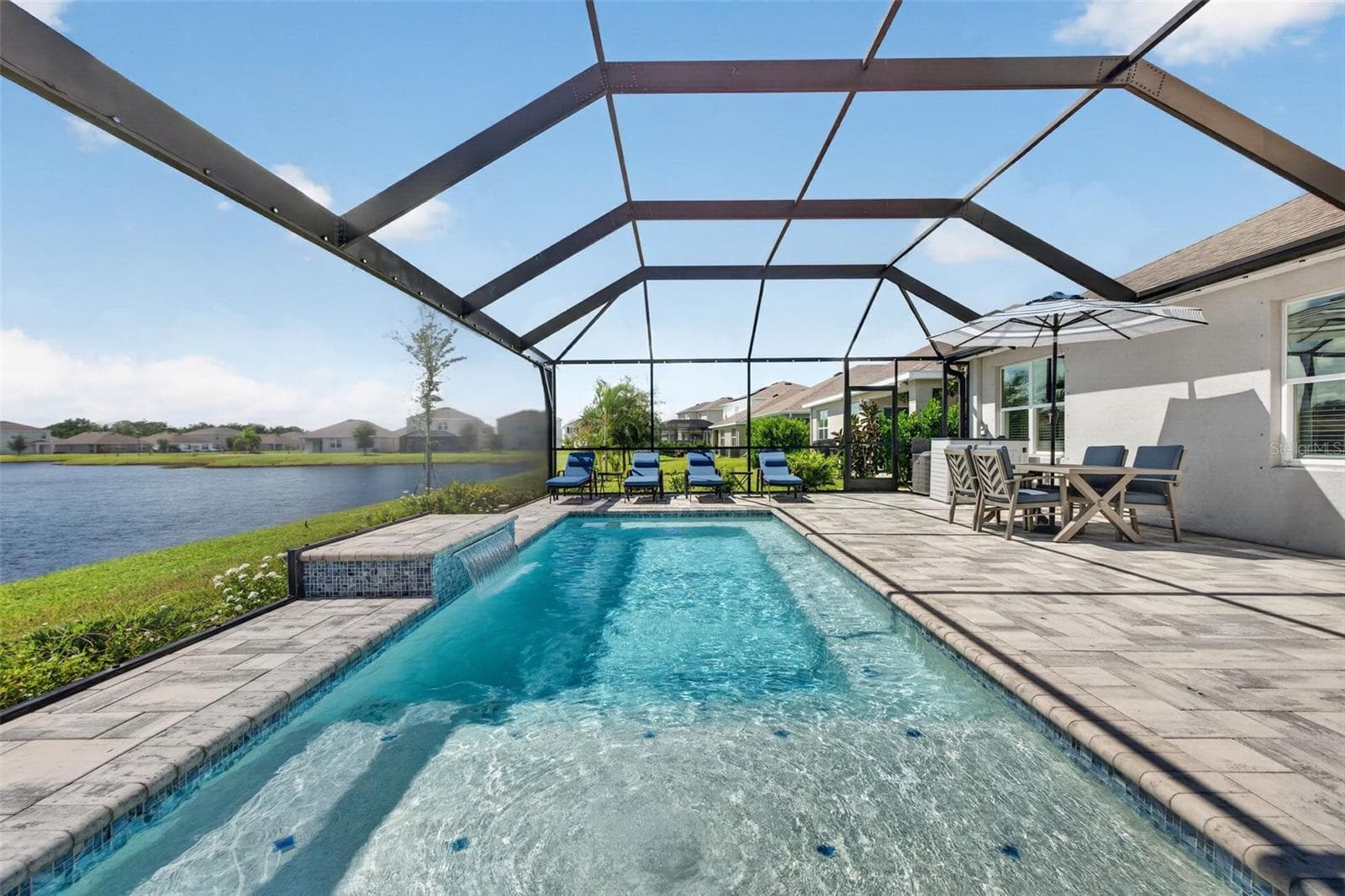 Beautiful pool and entertaining spaces - large pool sundeck and jetted spa - 17206 RESERVA DR, BRADENTON