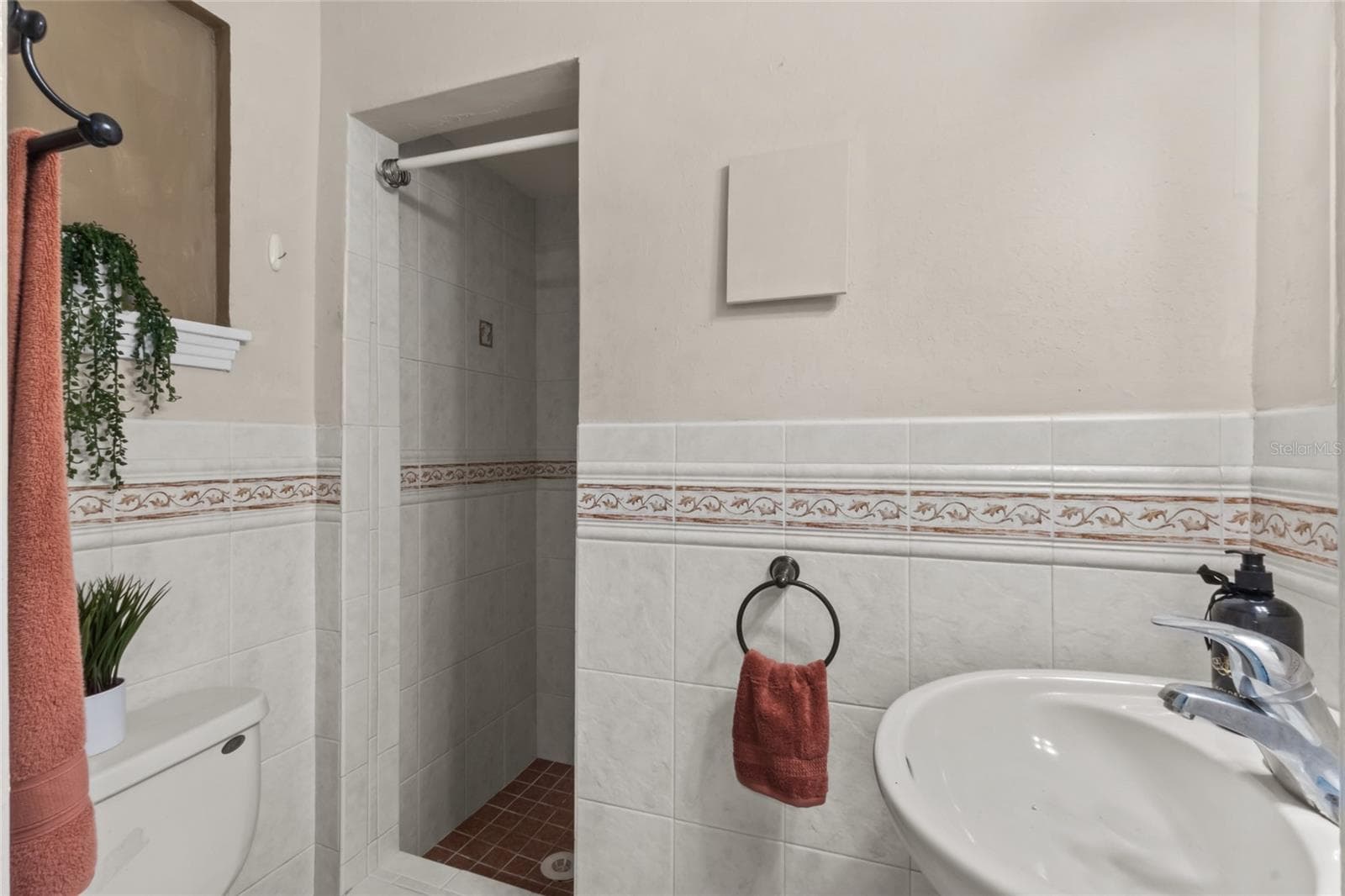 4th Bathroom - Off Dining Area - 2520 E MILMAR DR, SARASOTA