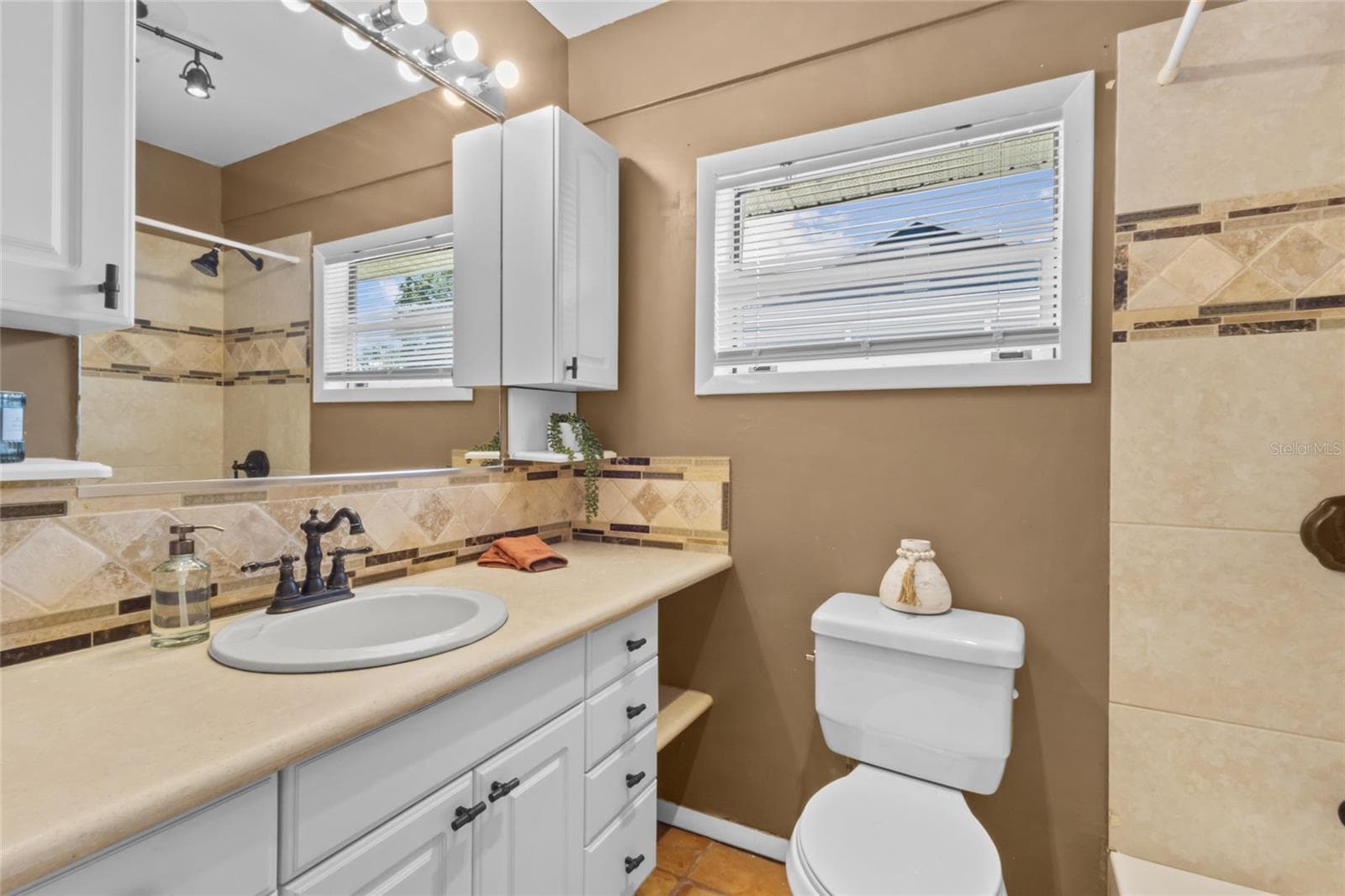 Single Family Residence at 2520 E MILMAR DR, SARASOTA, photo 22 of 44