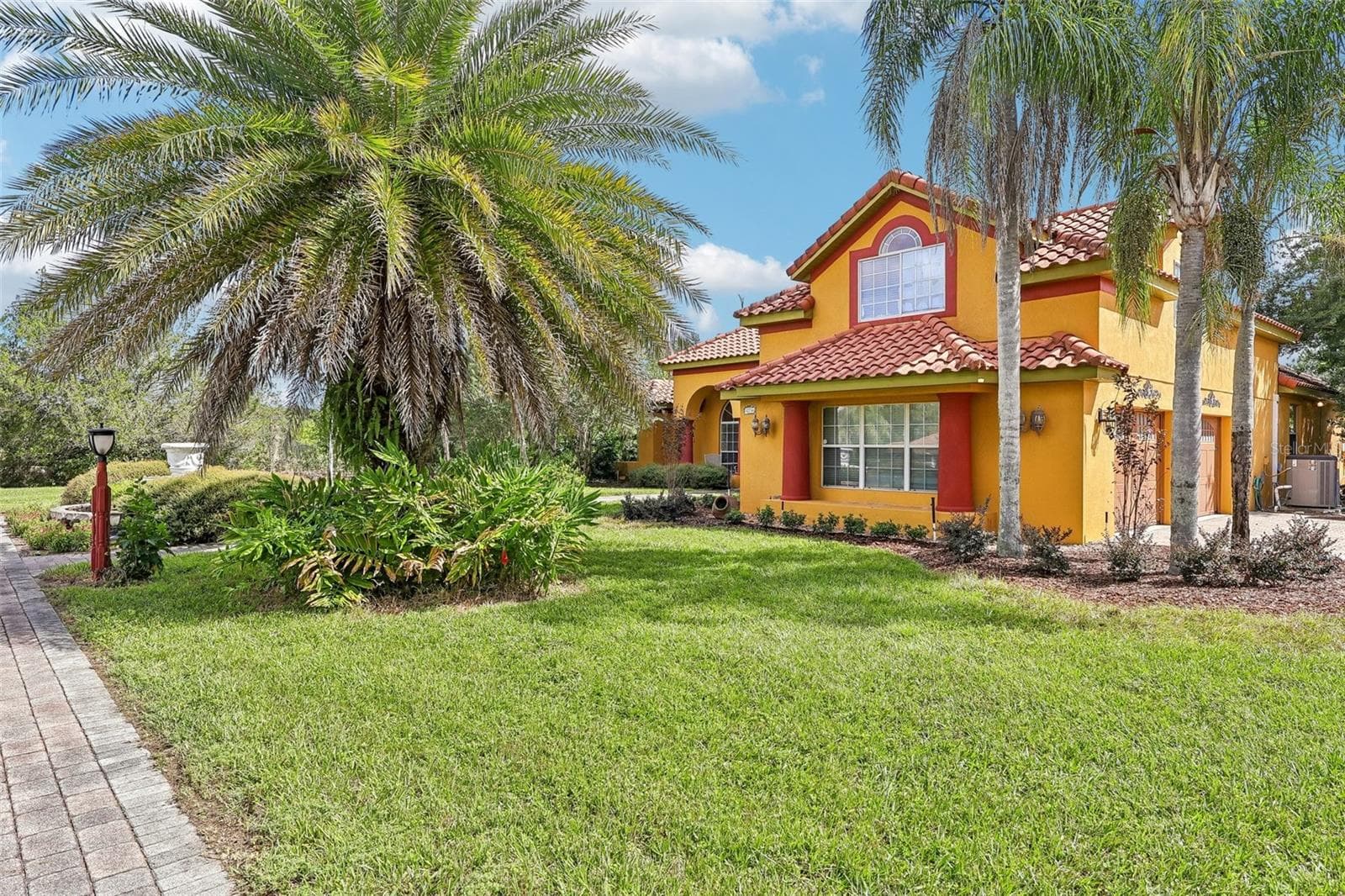 Single Family Residence at 32736 WOLFS TRL, SORRENTO, photo 3 of 63
