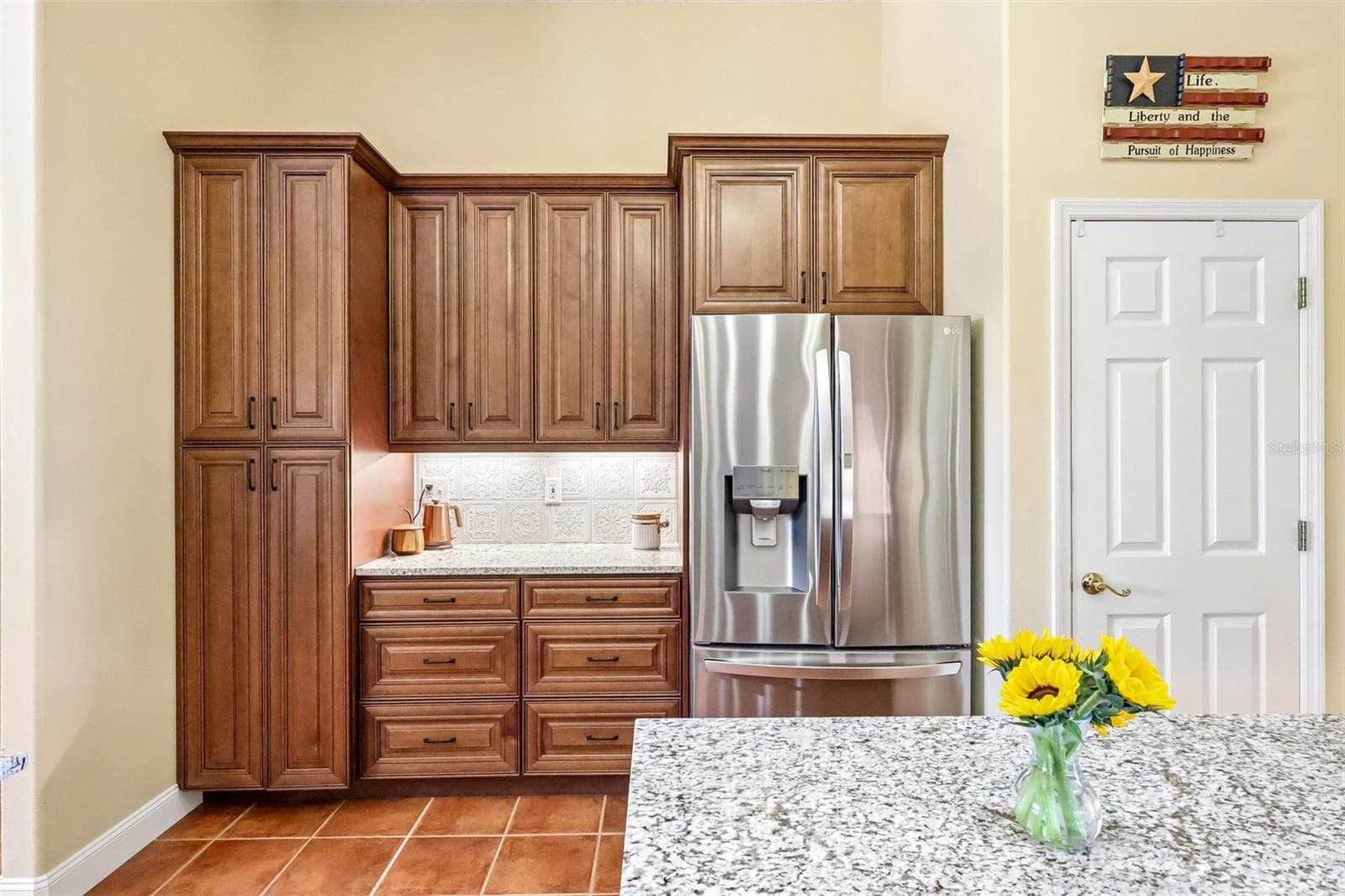 Single Family Residence at 32736 WOLFS TRL, SORRENTO, photo 17 of 63