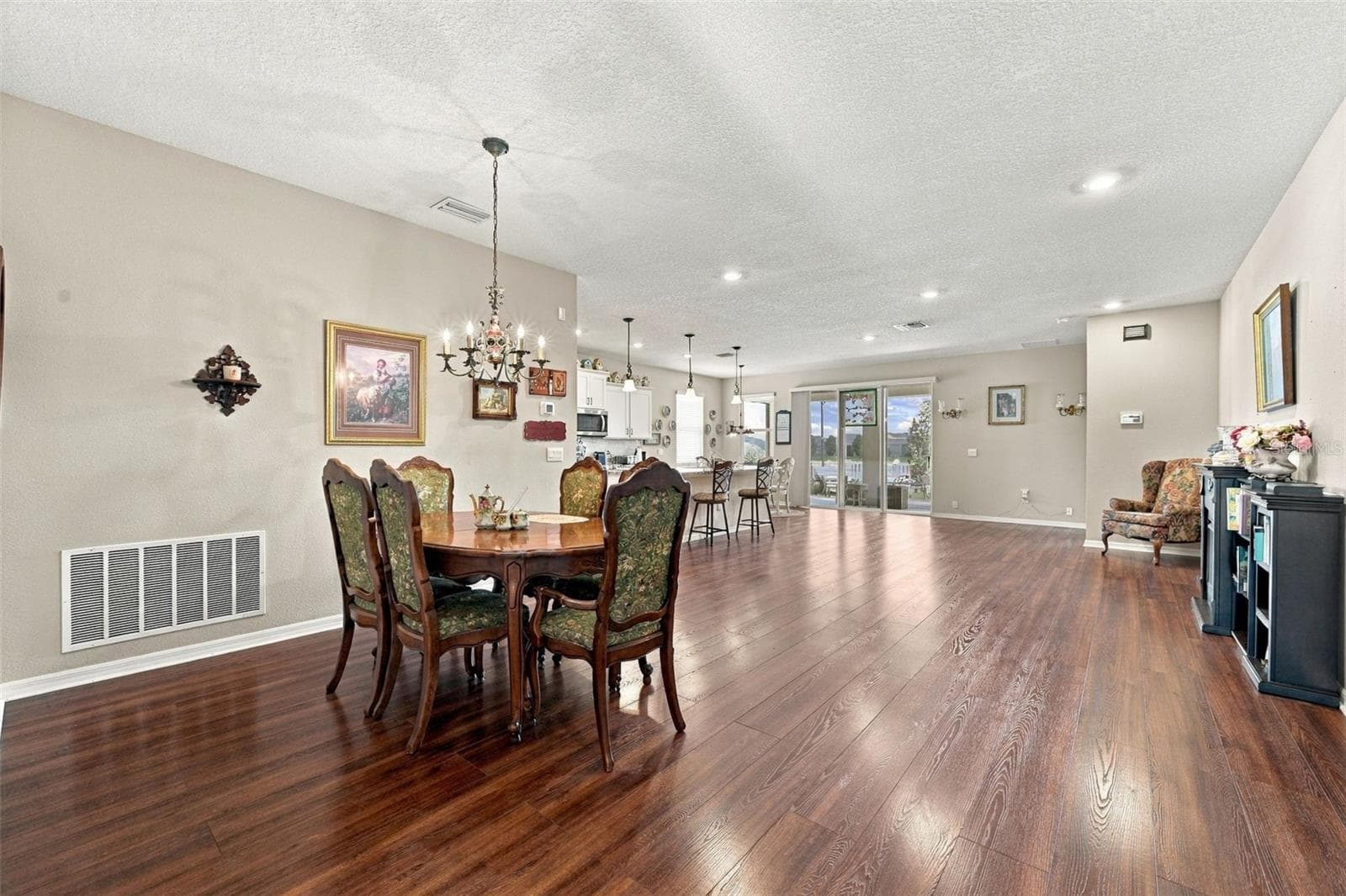 Single Family Residence at 13344 WATERLEAF GARDEN CIR, RIVERVIEW, photo 16 of 96