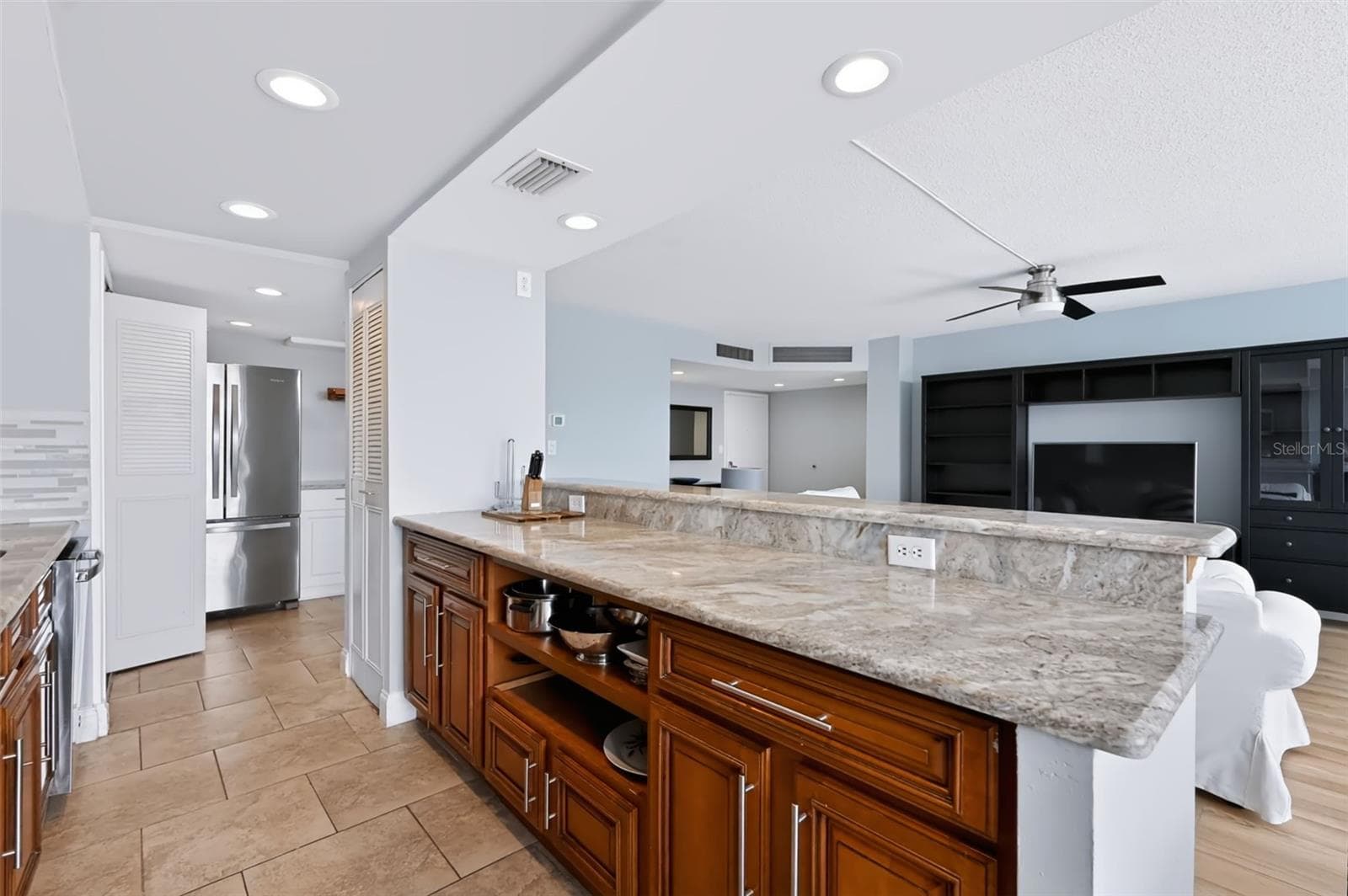 Condominium at 644 ISLAND WAY #406, CLEARWATER, photo 10 of 32