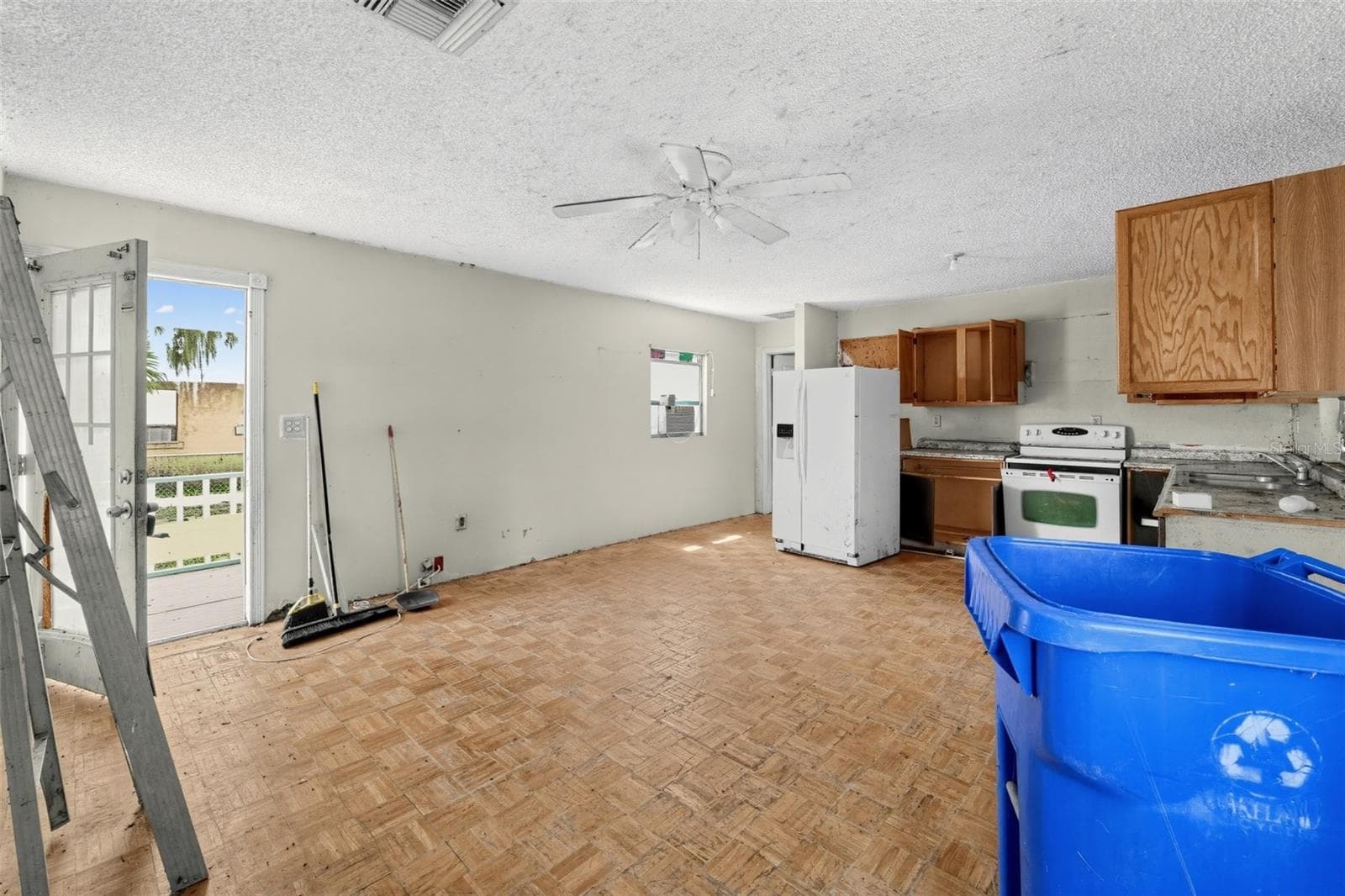 Single Family Residence at 1048 N MISSOURI AVE, LAKELAND, photo 3 of 15