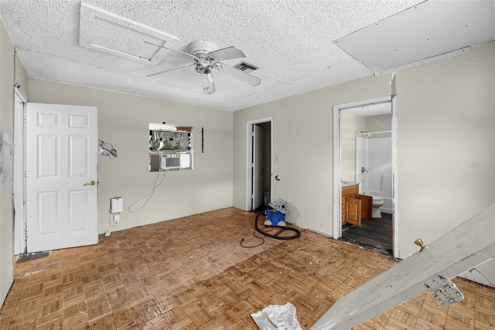 Single Family Residence at 1048 N MISSOURI AVE, LAKELAND, photo 6 of 15