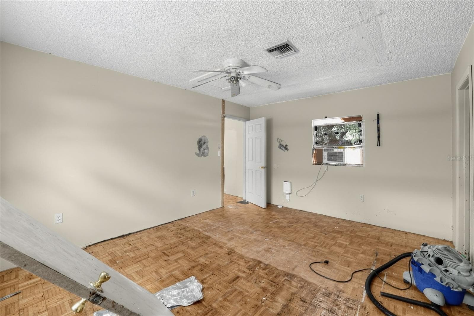 Single Family Residence at 1048 N MISSOURI AVE, LAKELAND, photo 13 of 15