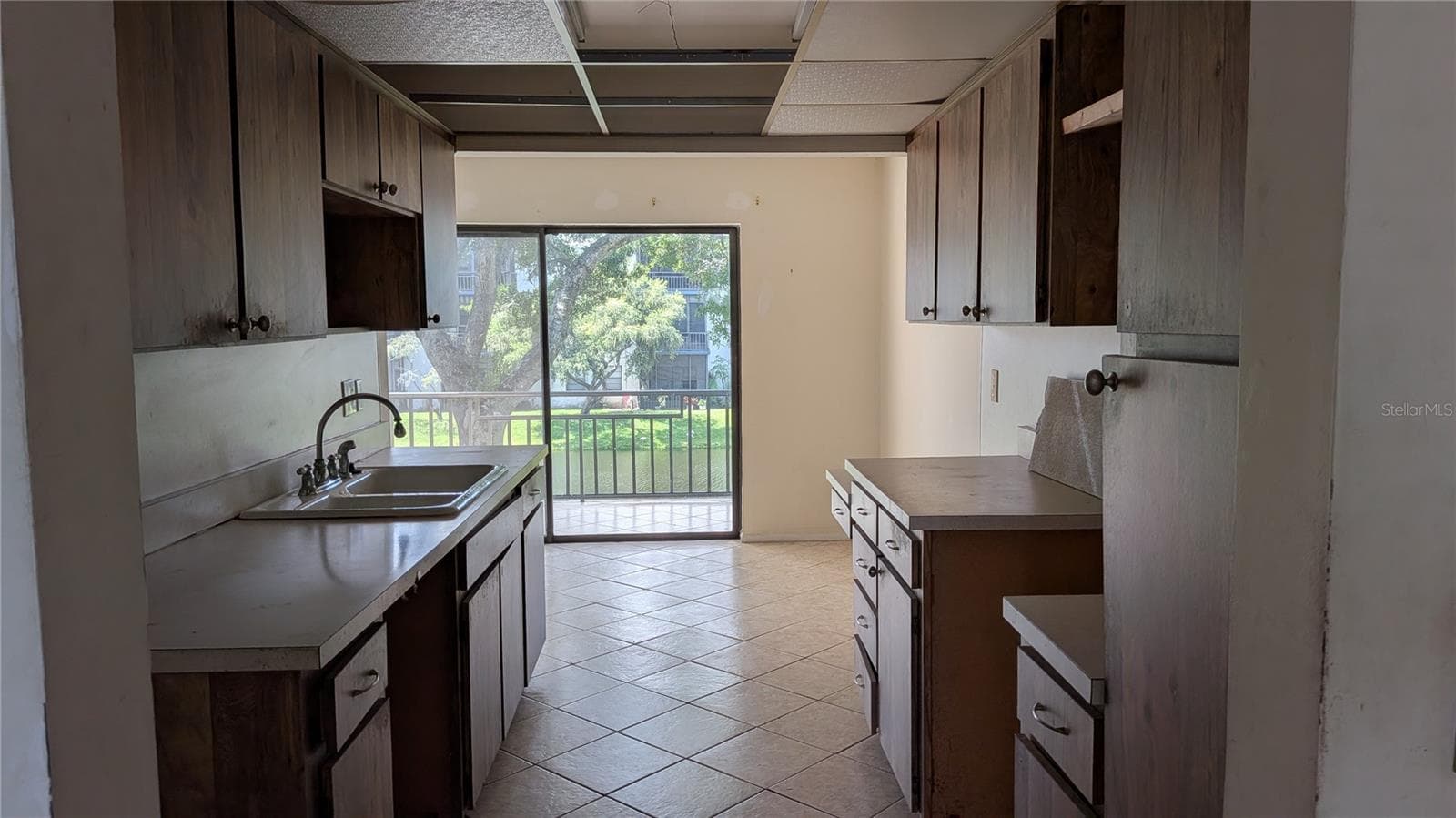 Condominium at 5980 TERRACE PARK DR N #206, ST PETERSBURG, photo 6 of 30