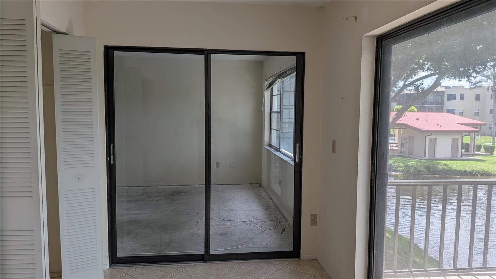 Condominium at 5980 TERRACE PARK DR N #206, ST PETERSBURG, photo 11 of 30