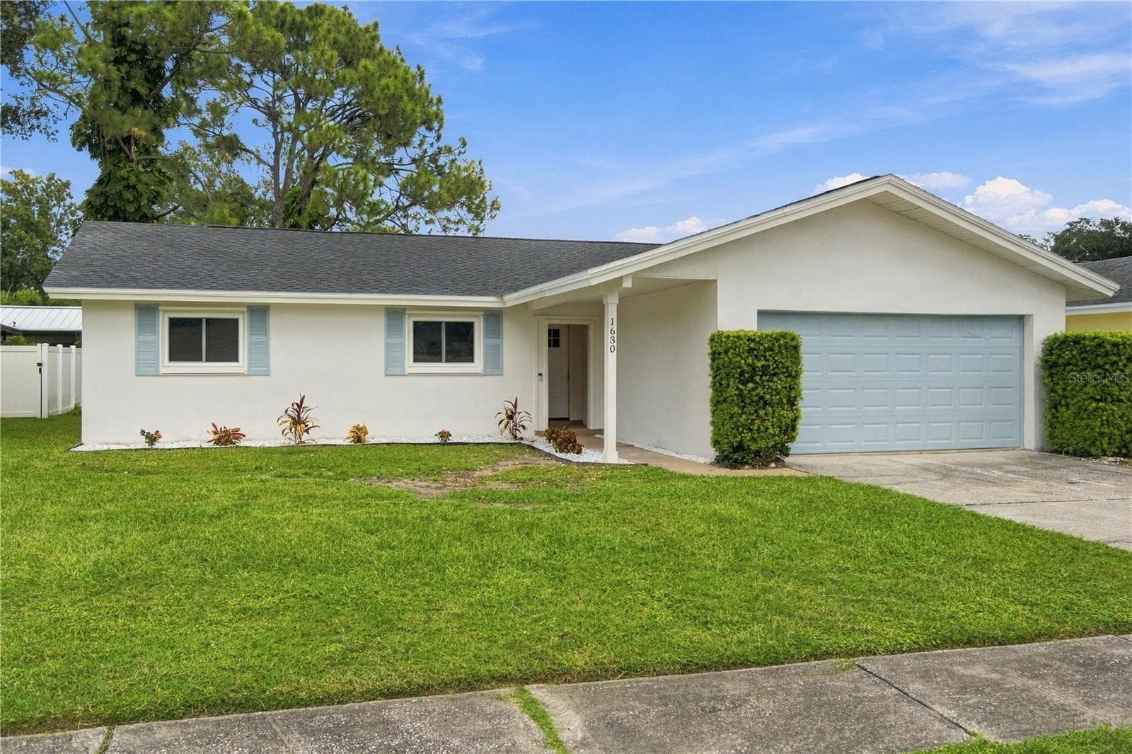 Single Family Residence at 1630 DALE CIR N, DUNEDIN, photo 2 of 37