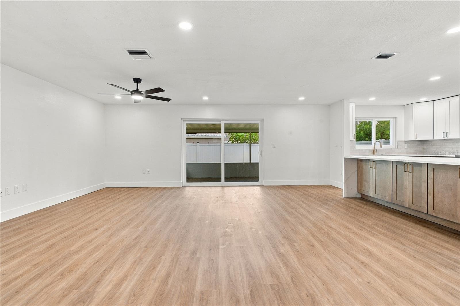 Single Family Residence at 1630 DALE CIR N, DUNEDIN, photo 6 of 37