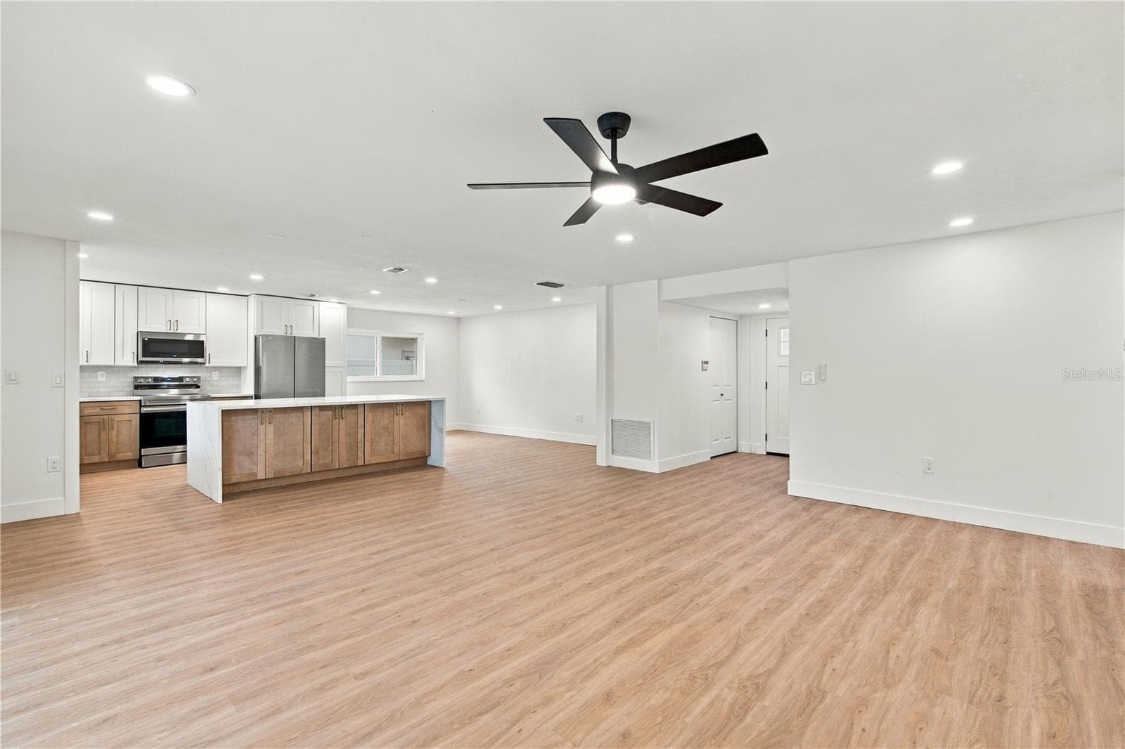 Single Family Residence at 1630 DALE CIR N, DUNEDIN, photo 7 of 37