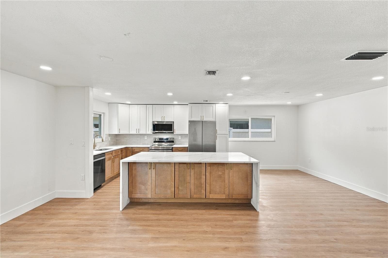 Single Family Residence at 1630 DALE CIR N, DUNEDIN, photo 9 of 37