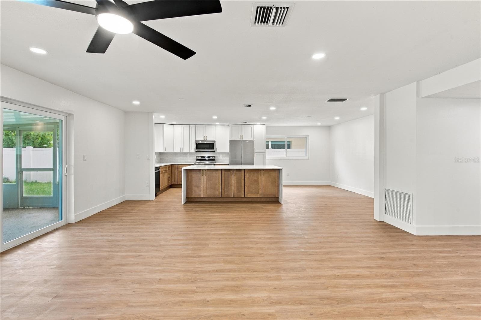 Single Family Residence at 1630 DALE CIR N, DUNEDIN, photo 15 of 37