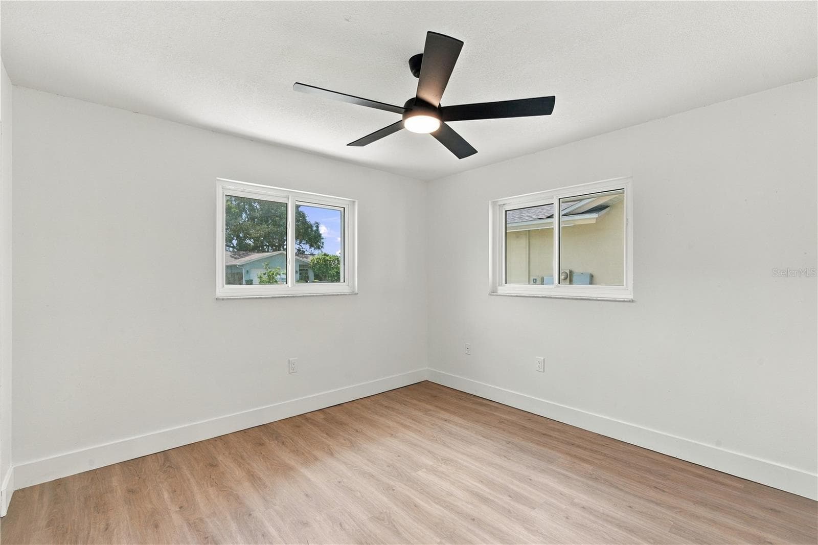 Single Family Residence at 1630 DALE CIR N, DUNEDIN, photo 27 of 37