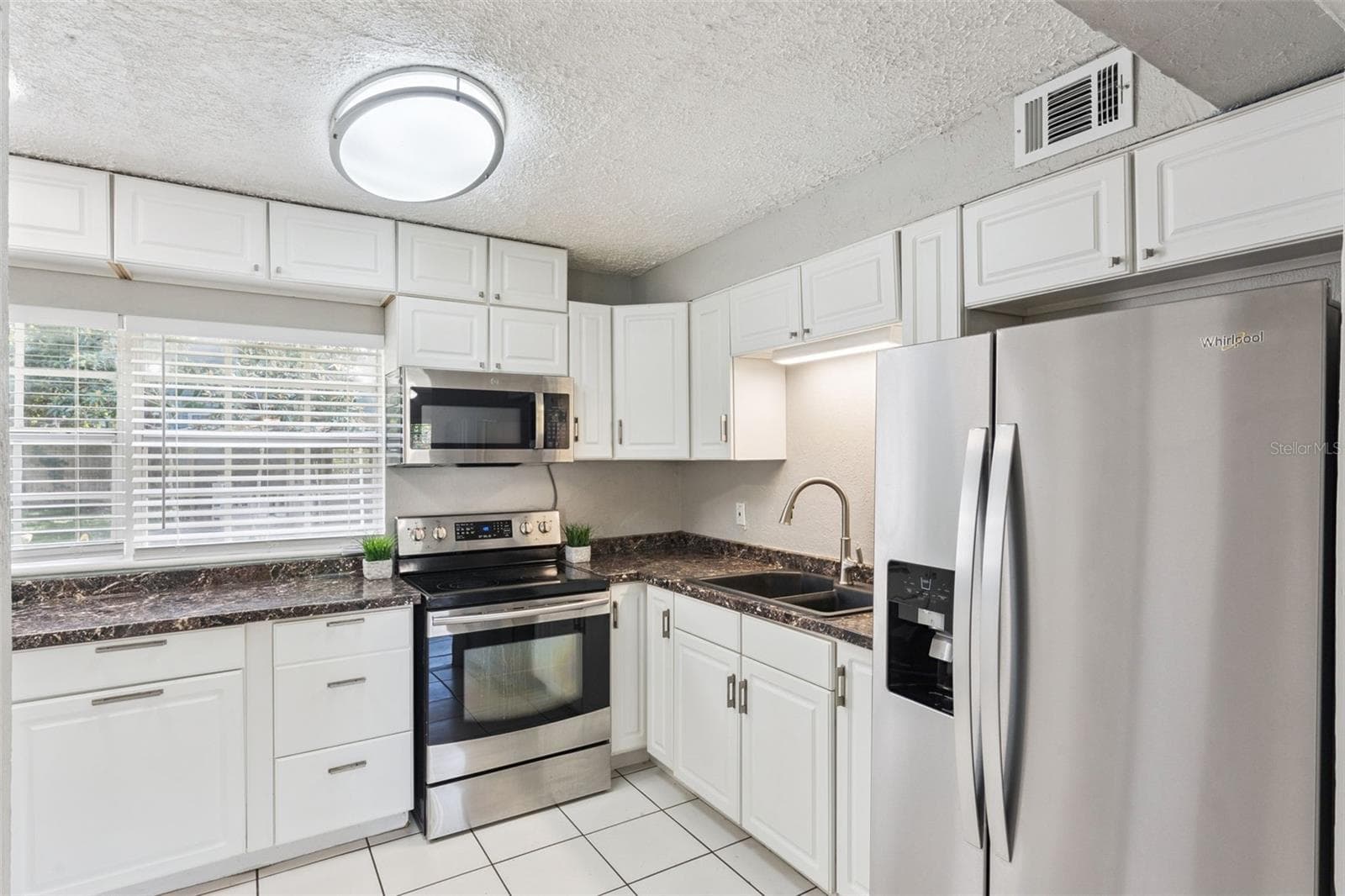 Single Family Residence at 2589 JANS WAY, ALTAMONTE SPRINGS, photo 10 of 32