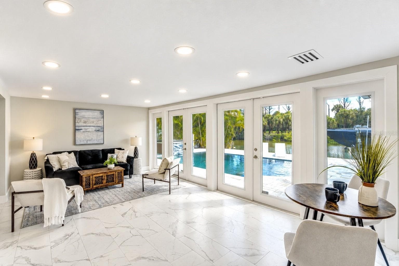 Family room - 3923 DORAL DR, TAMPA