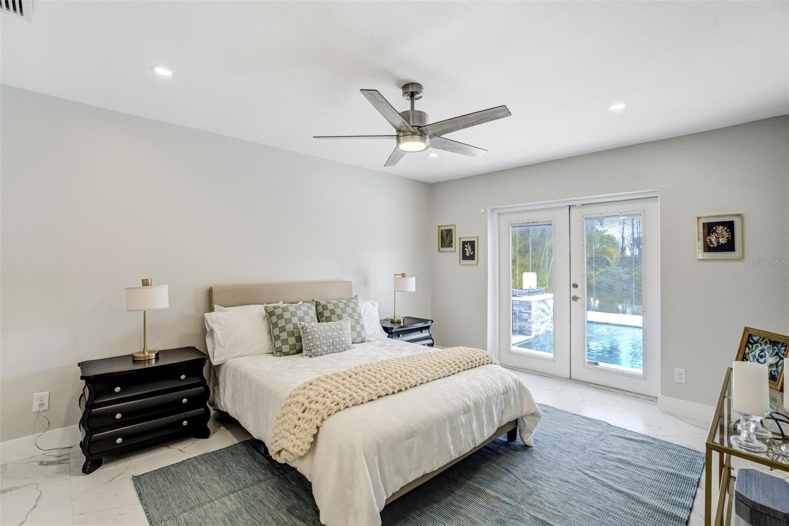 Primary bedroom - 3923 DORAL DR, TAMPA