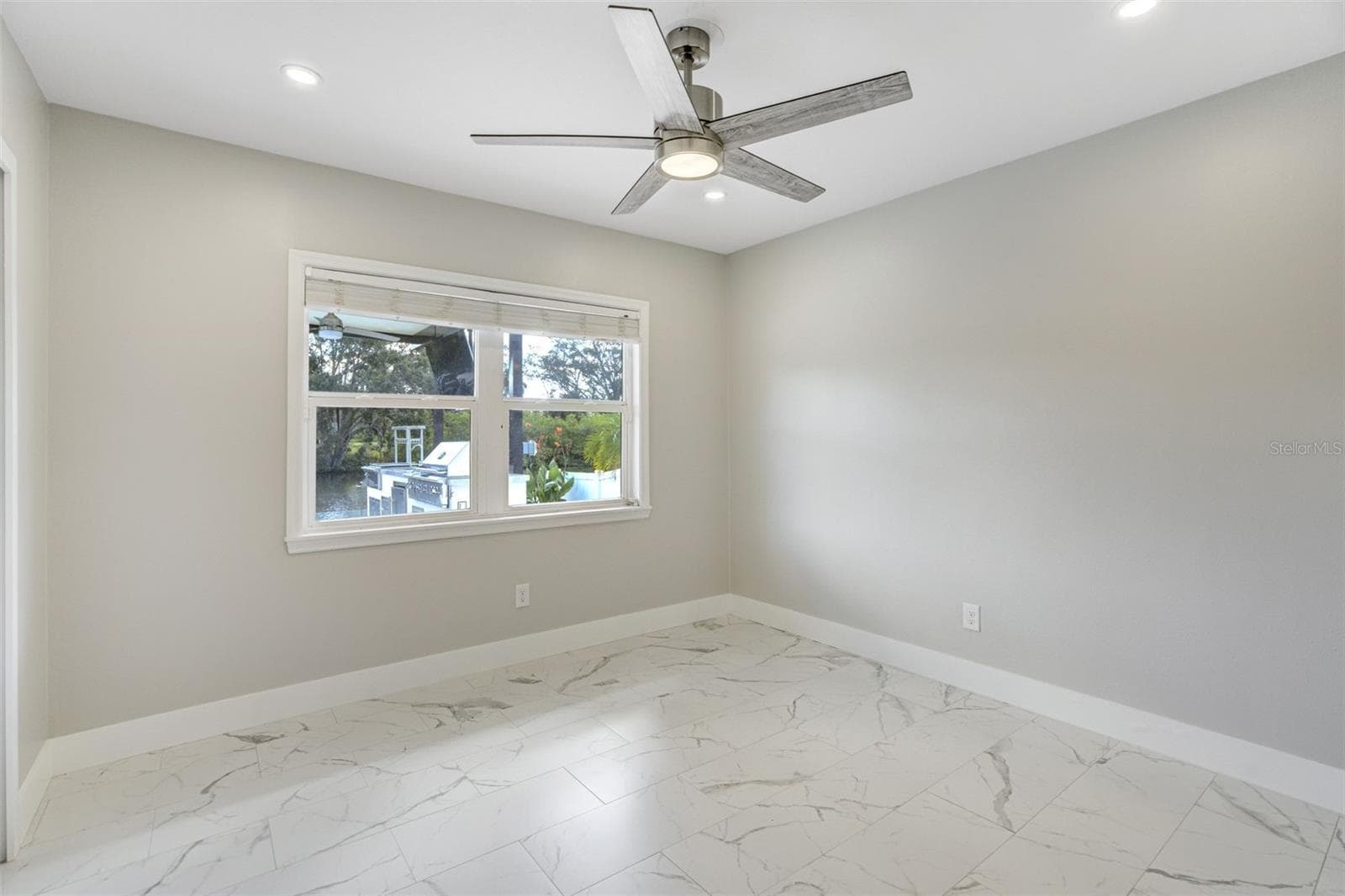 Guest bedroom 1 - 3923 DORAL DR, TAMPA
