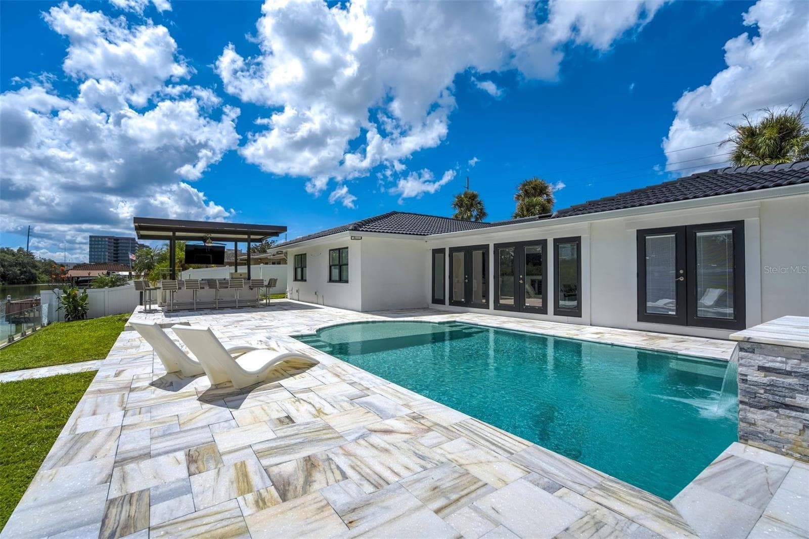 Single Family Residence at 3923 DORAL DR, TAMPA, photo 30 of 33