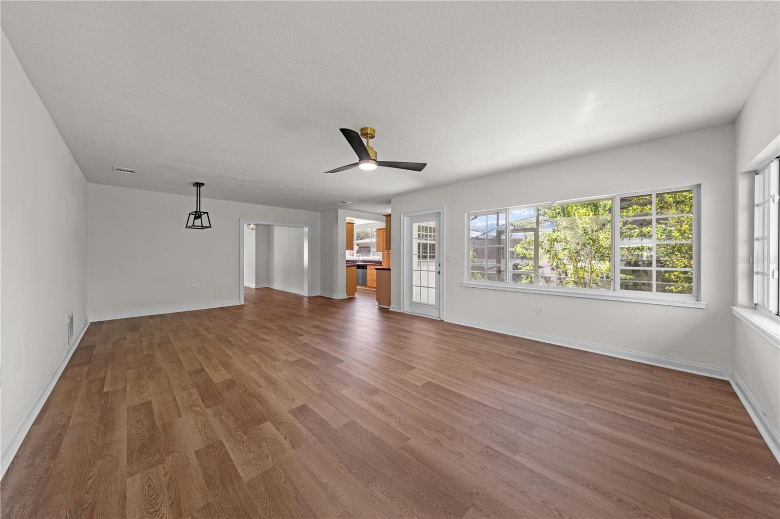 Single Family Residence at 406 E DRURY AVE, KISSIMMEE, photo 11 of 59