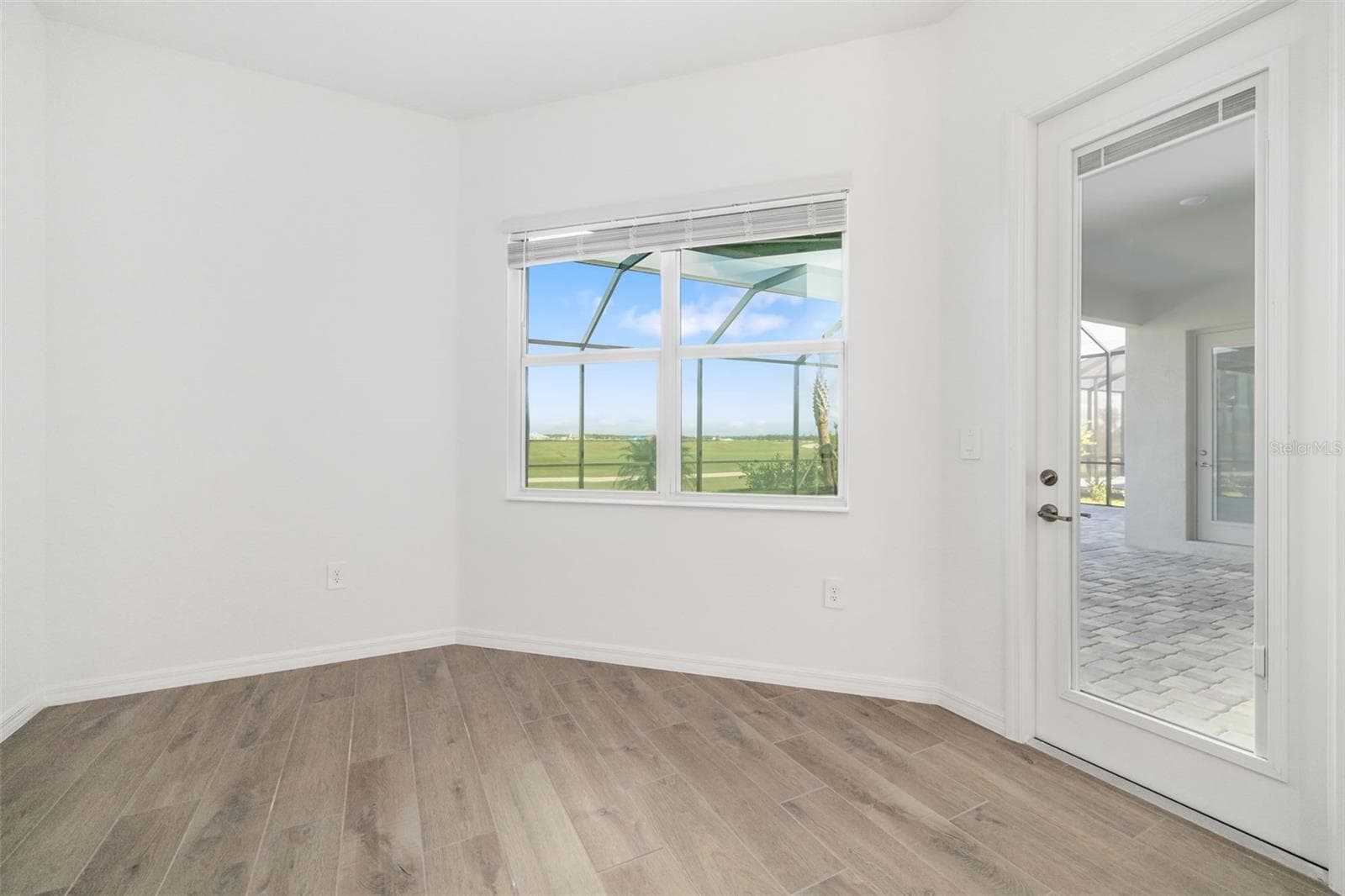 Single Family Residence at 5613 LIGHTNING WHELK LN, LAKEWOOD RANCH, photo 13 of 54