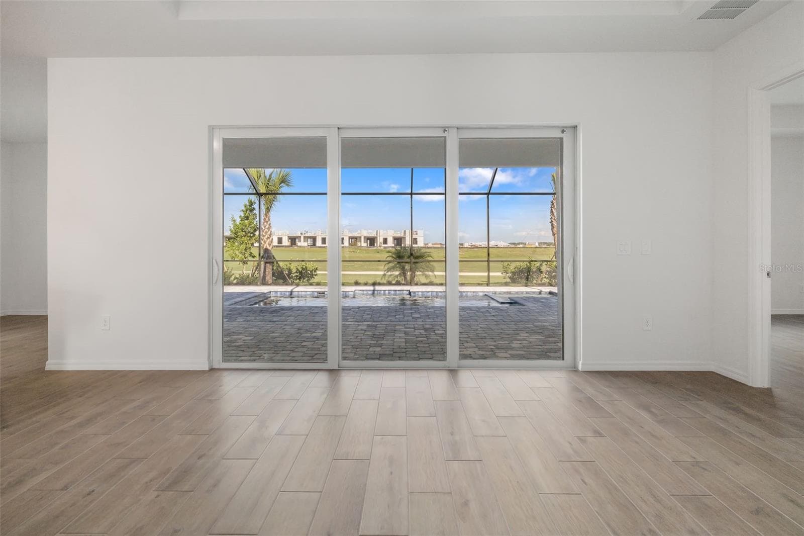 Single Family Residence at 5613 LIGHTNING WHELK LN, LAKEWOOD RANCH, photo 16 of 54