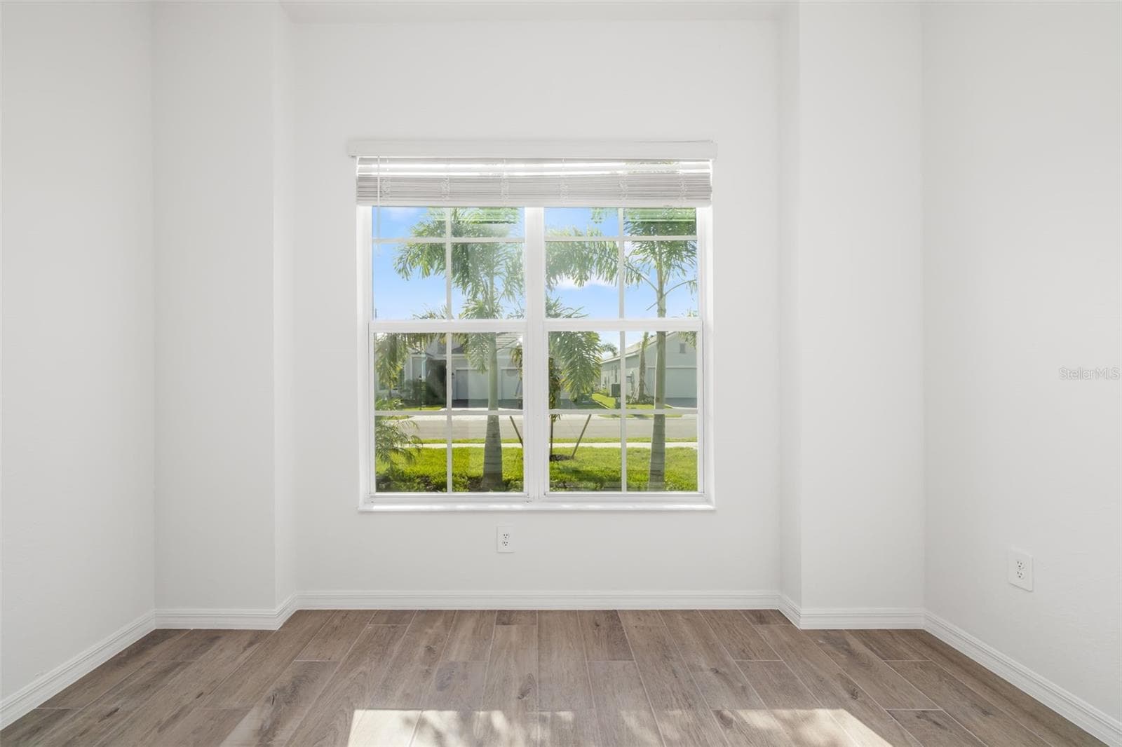 Single Family Residence at 5613 LIGHTNING WHELK LN, LAKEWOOD RANCH, photo 29 of 54