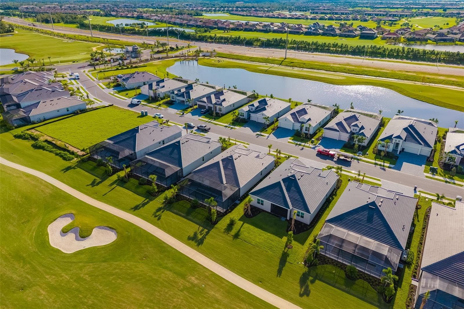 Single Family Residence at 5613 LIGHTNING WHELK LN, LAKEWOOD RANCH, photo 44 of 54
