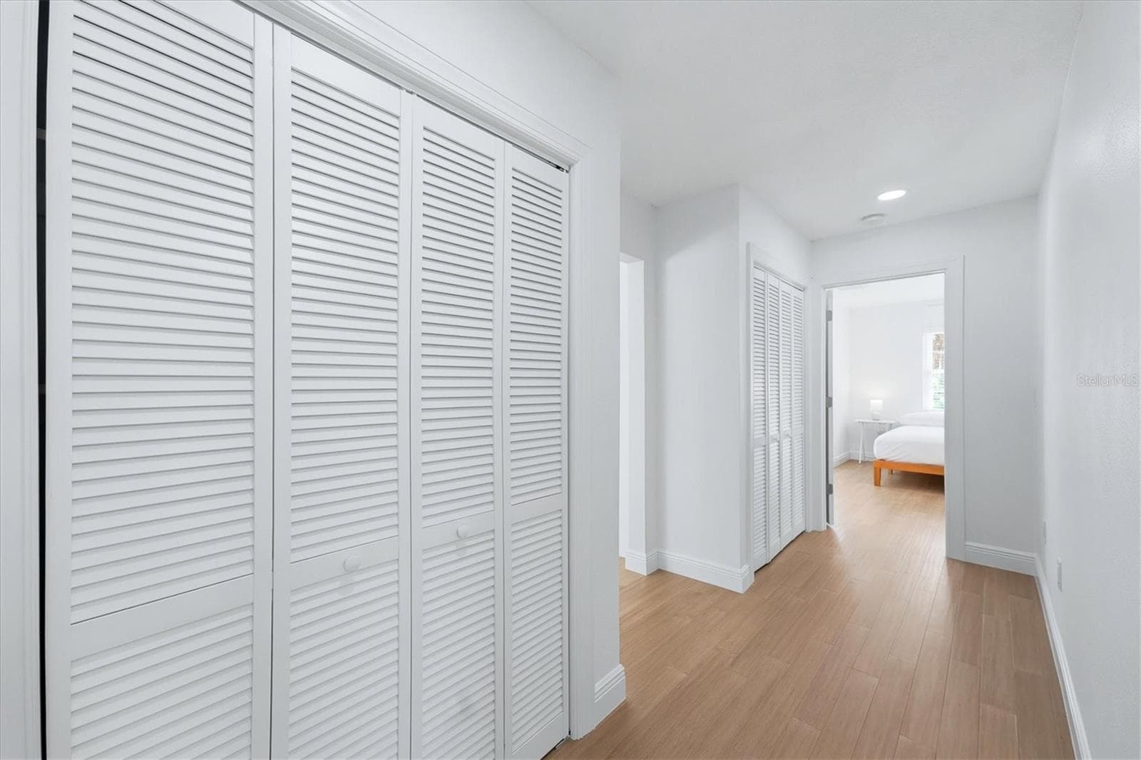 Hallway between bedrooms - 3050 N BEACH RD, ENGLEWOOD