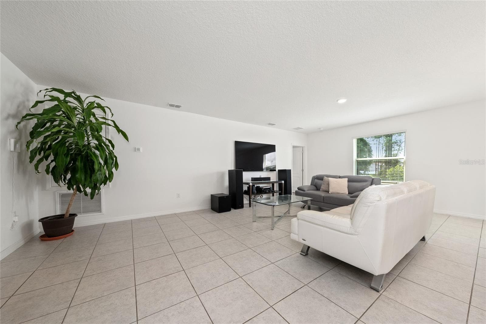Single Family Residence at 151 FLATFISH CT, POINCIANA, photo 15 of 38