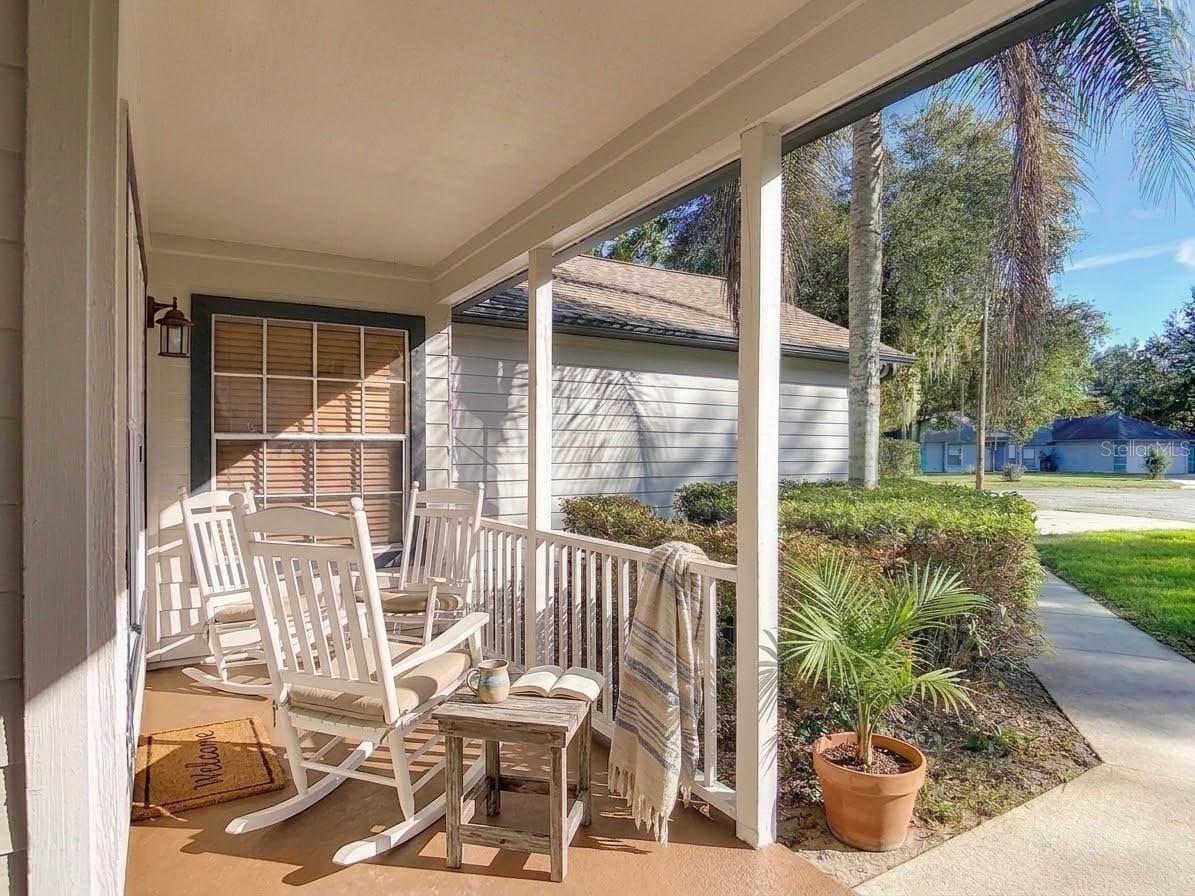 Front porch - 1056 SHADY HOLLOW DR, DELAND