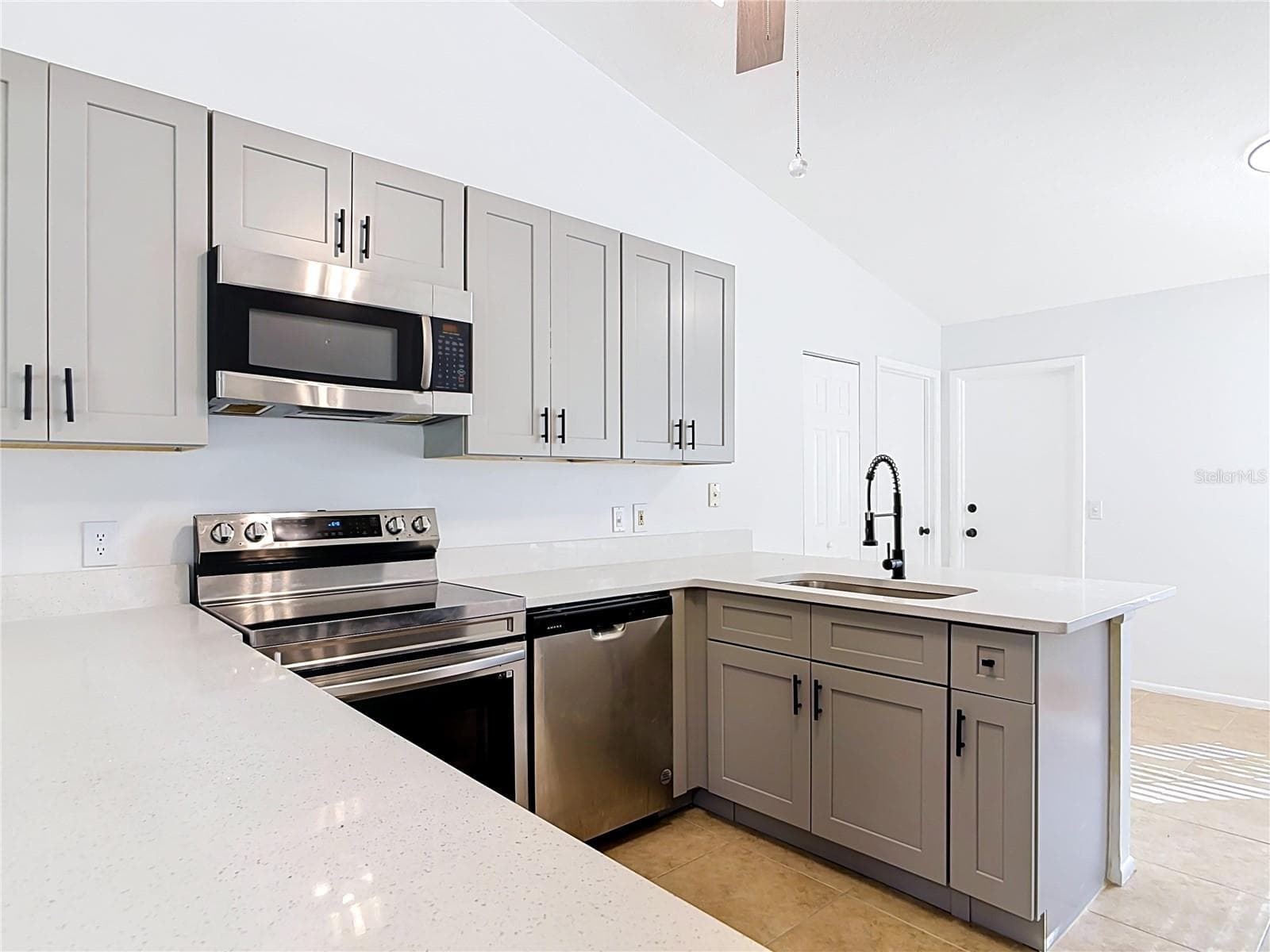 Kitchen - 1056 SHADY HOLLOW DR, DELAND