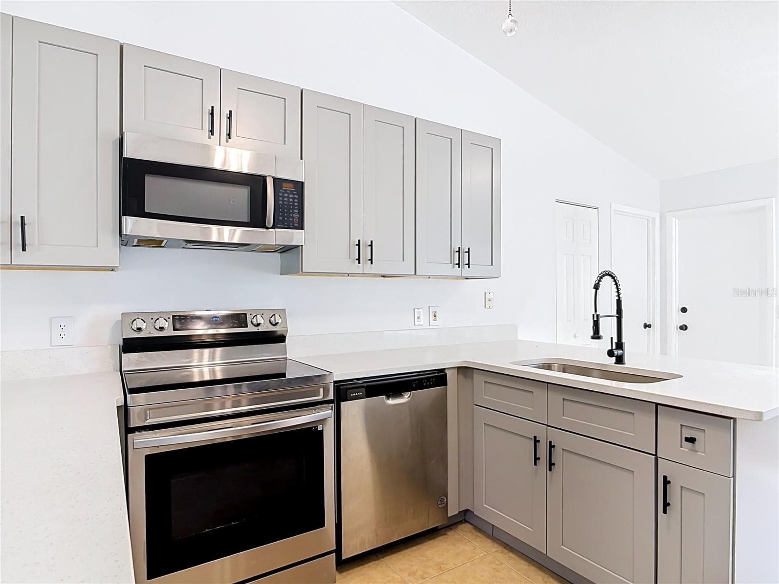 Kitchen - 1056 SHADY HOLLOW DR, DELAND